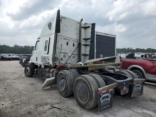 2018 Freightliner Cascadia 126