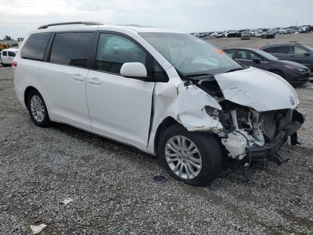 2013 Toyota Sienna XLE