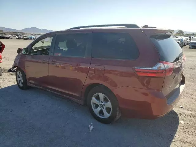 2020 Toyota Sienna LE