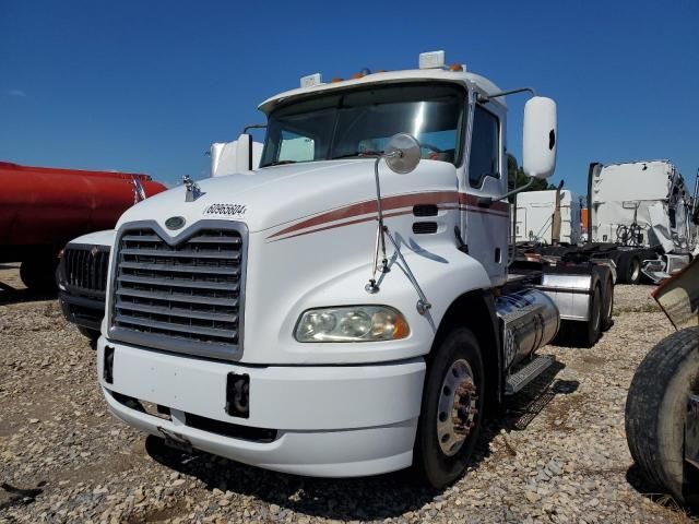 2005 Mack 600 CXN600