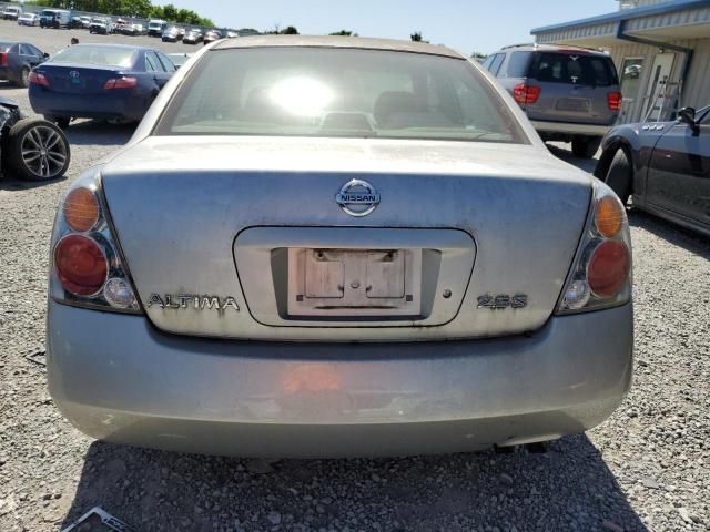 2004 Nissan Altima Base