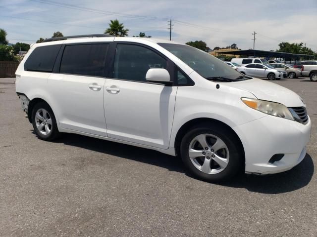 2013 Toyota Sienna LE