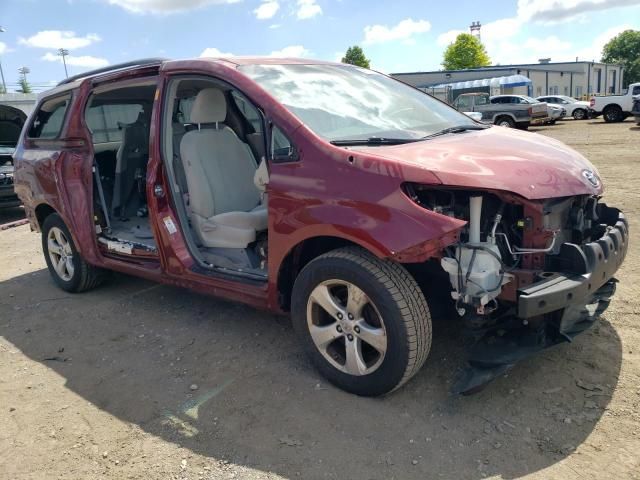 2014 Toyota Sienna LE