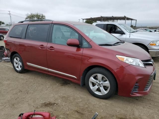 2018 Toyota Sienna LE