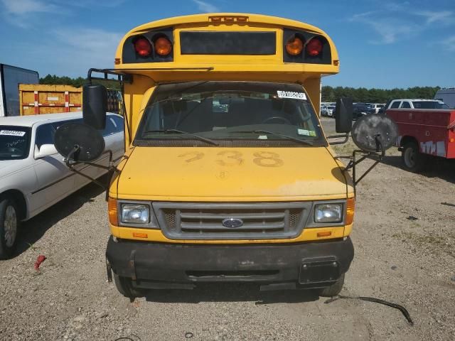 2006 Ford Econoline E350 Super Duty Cutaway Van