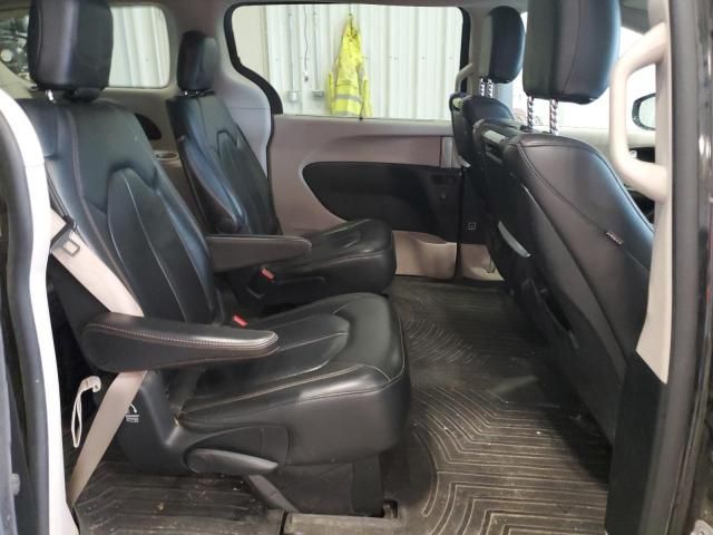 2017 Chrysler Pacifica Touring L Plus