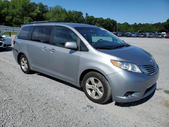 2017 Toyota Sienna LE