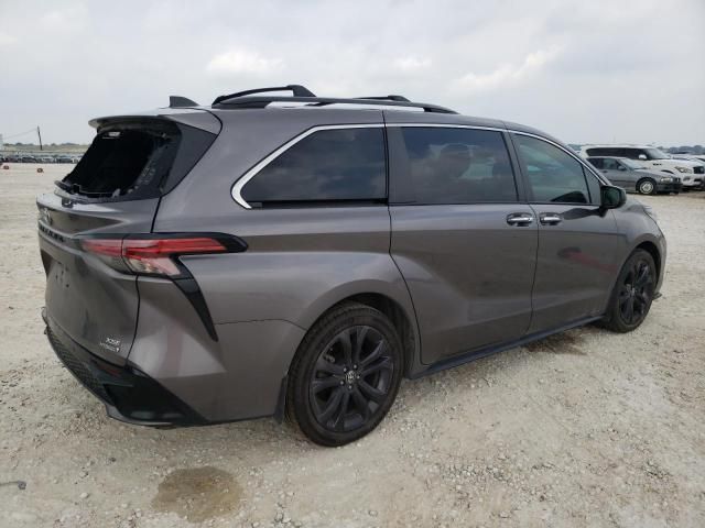 2022 Toyota Sienna XSE