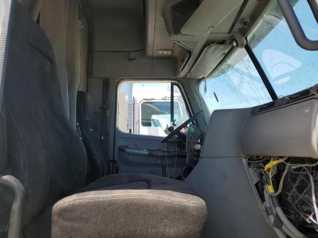 2005 Freightliner Conventional ST120