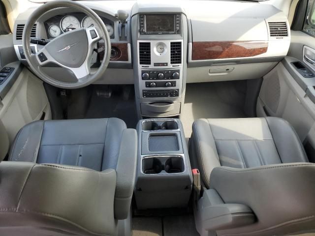 2010 Chrysler Town & Country Touring