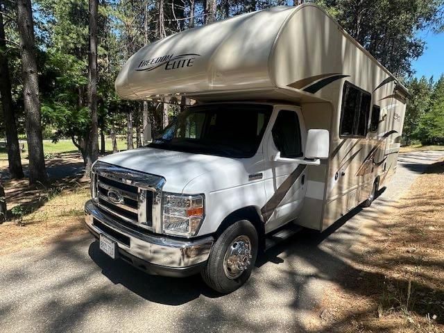 2017 Ford Econoline E350 Super Duty Cutaway Van