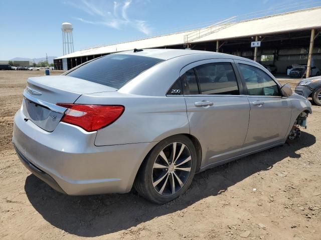 2013 Chrysler 200 Limited