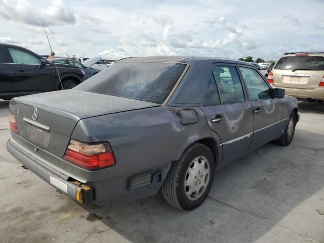 1995 Mercedes-Benz E 320 Base