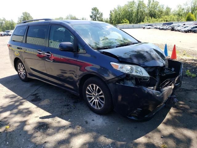 2018 Toyota Sienna XLE