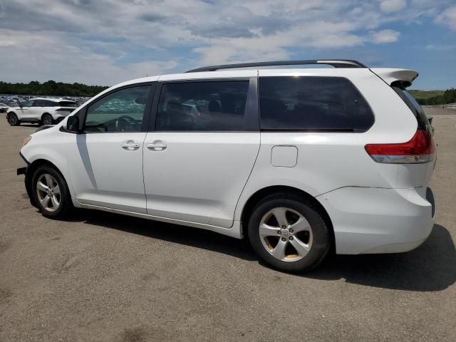 2014 Toyota Sienna LE