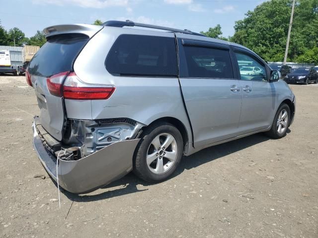 2015 Toyota Sienna LE