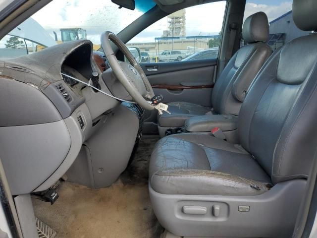 2005 Toyota Sienna XLE