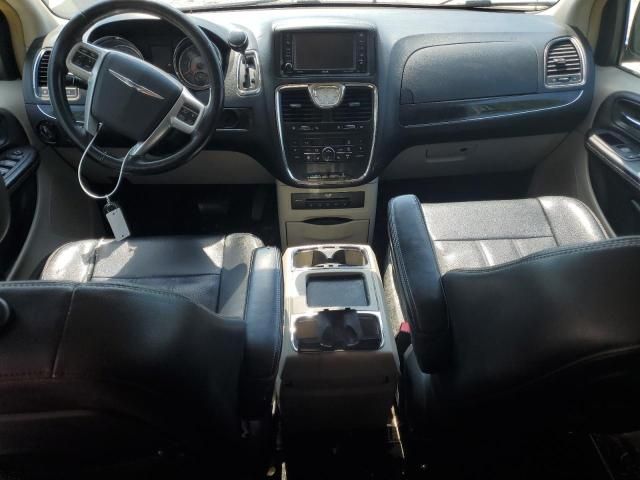 2013 Chrysler Town & Country Touring L