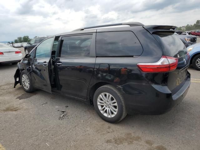 2016 Toyota Sienna XLE