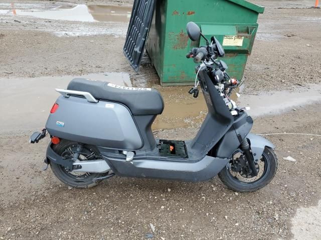 2022 Genuine Scooter Co. Scooter