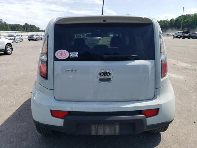 2010 KIA Soul +