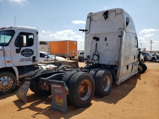 2018 Freightliner Cascadia 126