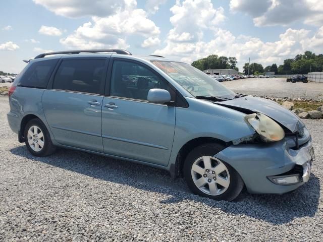 2004 Toyota Sienna XLE