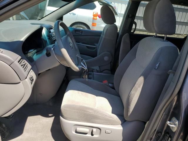 2009 Toyota Sienna CE