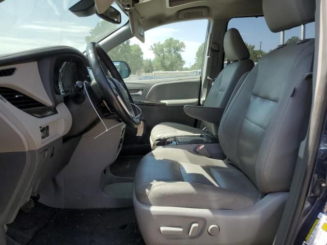 2018 Toyota Sienna XLE