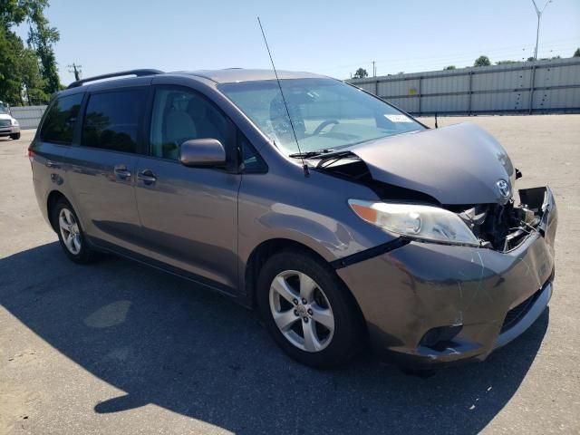 2014 Toyota Sienna LE