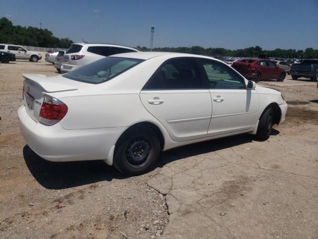 2005 Toyota Camry LE