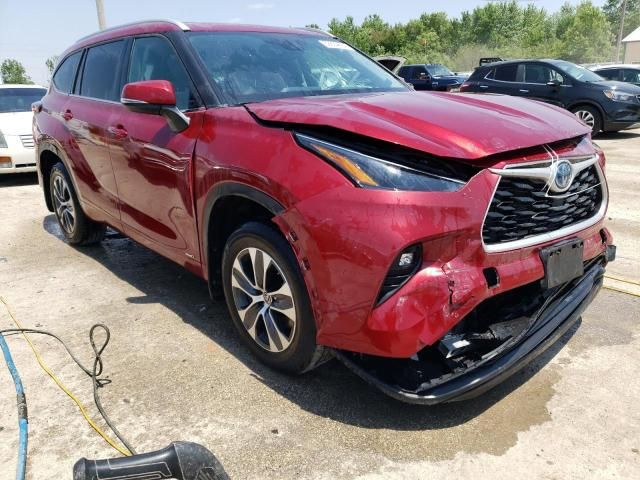 2022 Toyota Highlander Hybrid XLE