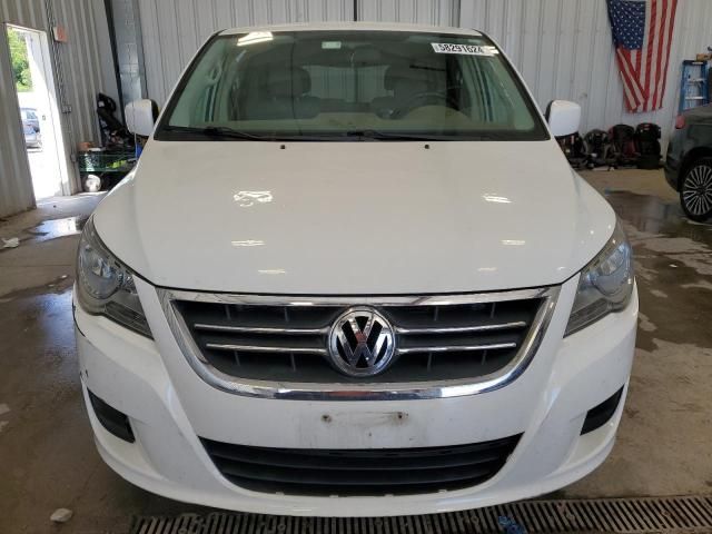 2009 Volkswagen Routan SE