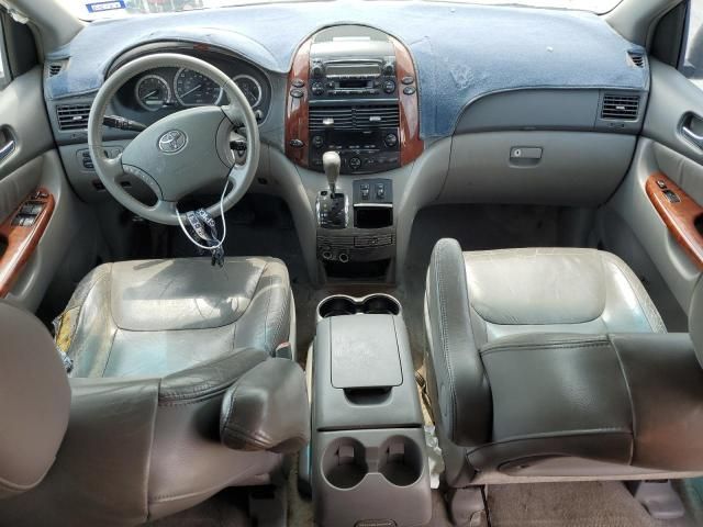 2005 Toyota Sienna XLE