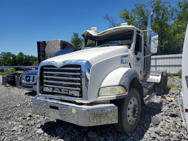 2009 Mack 800 GU800