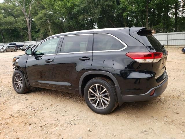 2017 Toyota Highlander SE