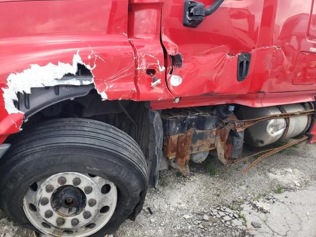 2013 Freightliner Cascadia 125