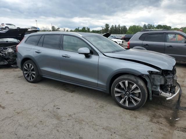 2020 Volvo V60 Cross Country T5 Momentum