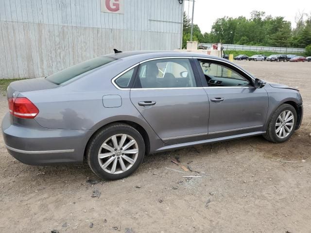 2012 Volkswagen Passat SEL