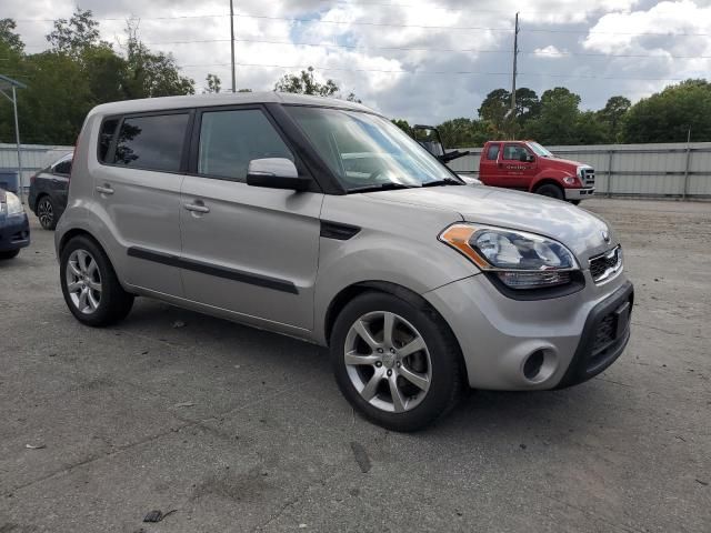 2013 KIA Soul +