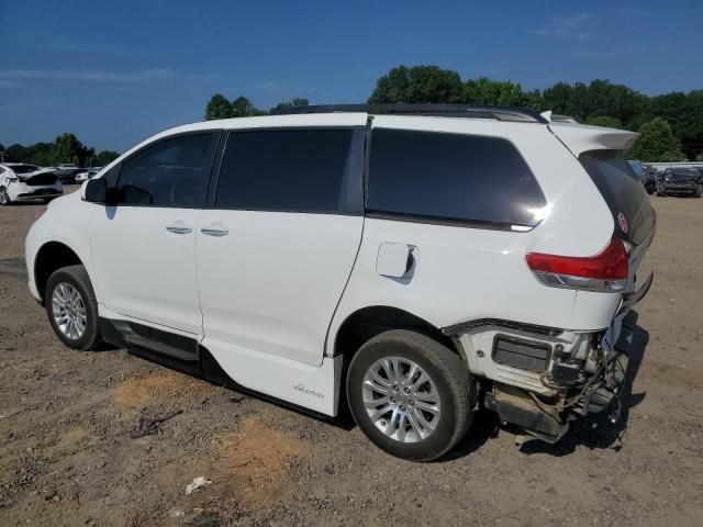 2014 Toyota Sienna XLE