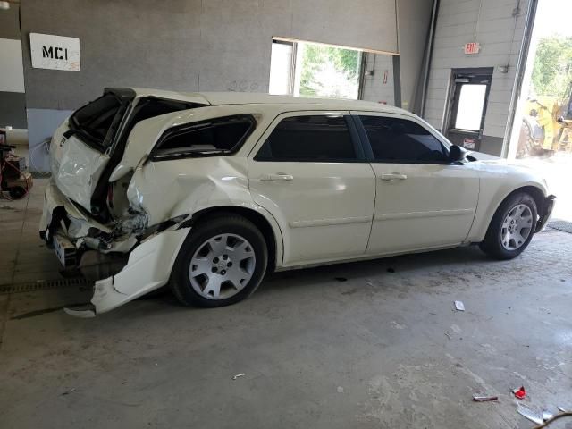 2005 Dodge Magnum SE