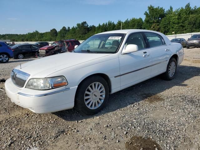 2005 Lincoln Town Car Signature