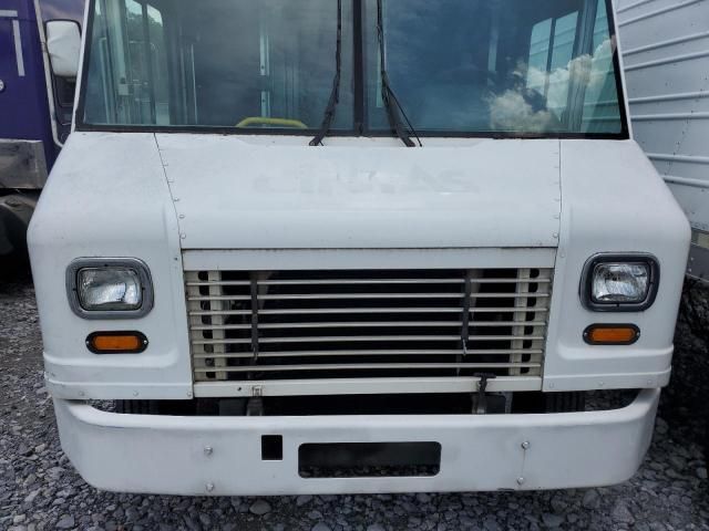 2004 Freightliner Chassis M Line WALK-IN Van