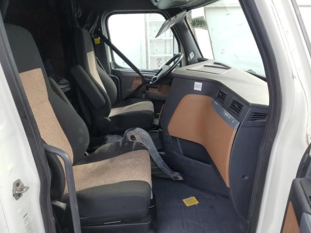 2019 Freightliner Cascadia 126