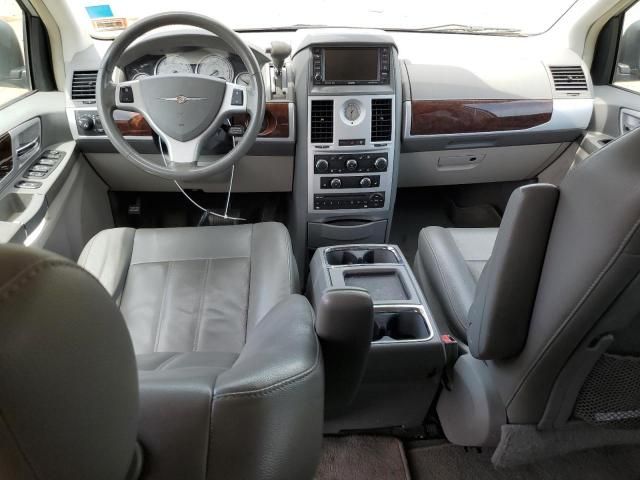 2010 Chrysler Town & Country Touring