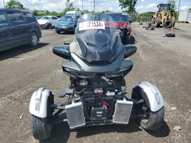 2022 Can-Am Spyder Roadster RT