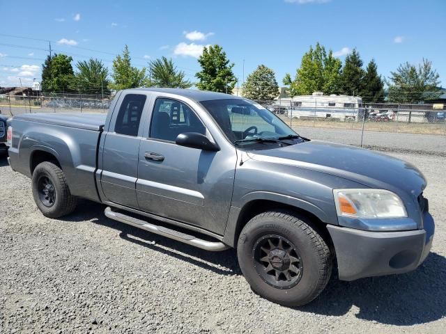 2006 Mitsubishi Raider LS