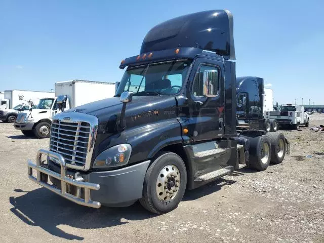 2017 Freightliner Cascadia 125