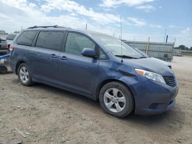 2014 Toyota Sienna LE